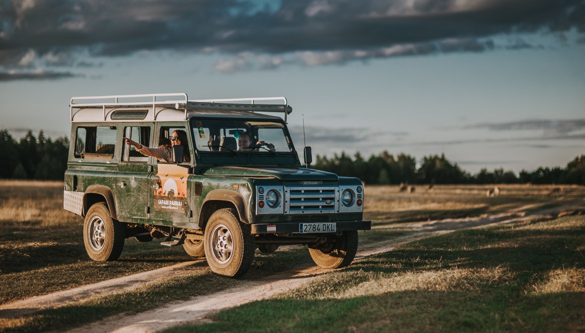 Nauji parko visureigiai – Land Rover Defender