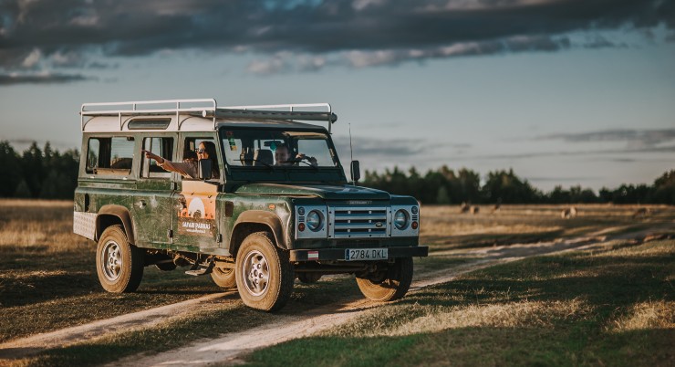 Новые парковые внедорожники — Land Rover Defende